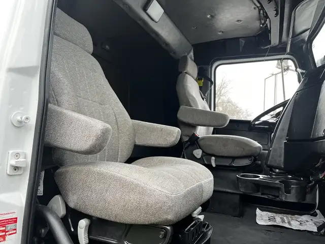 2011 Western Star 4900 Twin Steer DD15 Altec AH85A Bucket Truck in Heavy Trucks in Delta/Surrey/Langley - Image 44
