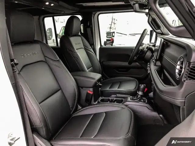 2024 Jeep Wrangler 4xe Sahara | Plug-in Hybrid | Sky One Touch dans Autos et camions dans Calgary - Image 25