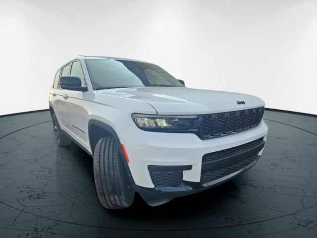 2025 Jeep Grand Cherokee L Laredo in Cars & Trucks in Calgary - Image 4