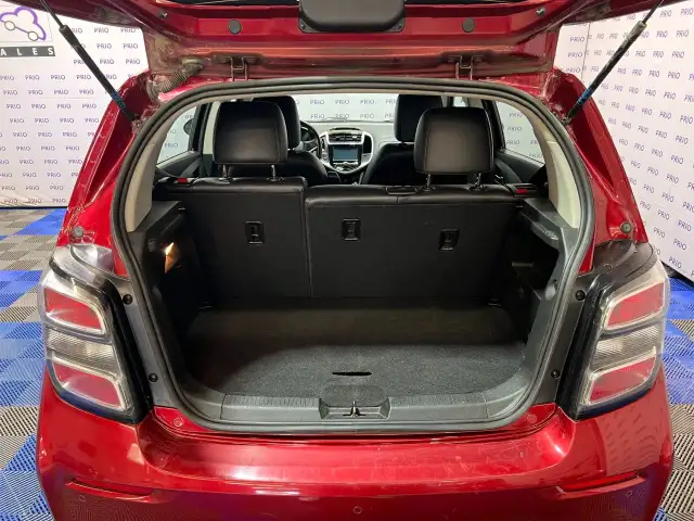 2017 Chevrolet Sonic in Cars & Trucks in Ottawa - Image 7