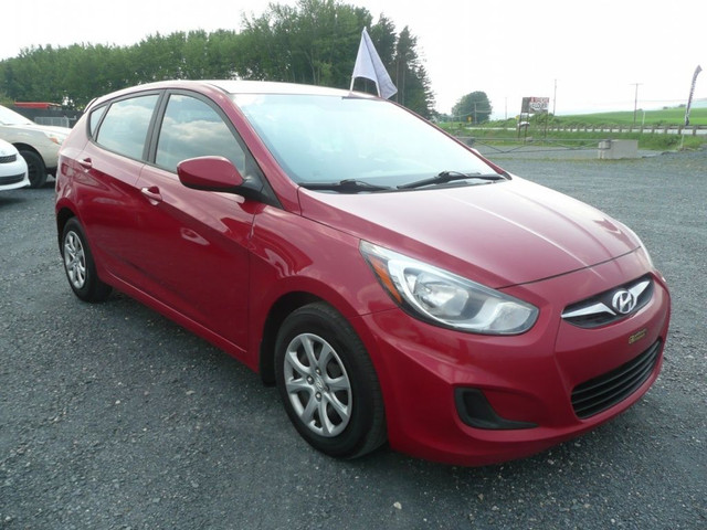 2014 Hyundai Accent GL in Cars & Trucks in Sherbrooke - Image 3