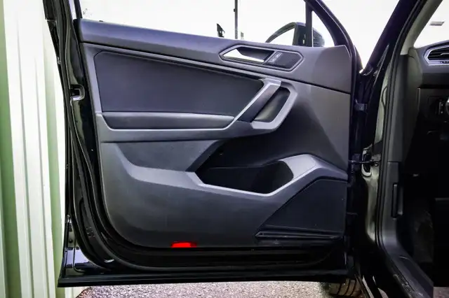 2021 Volkswagen Tiguan Trendline 4MOTION • HEATED SEATS • CP/AA dans Autos et camions dans Ottawa - Image 10