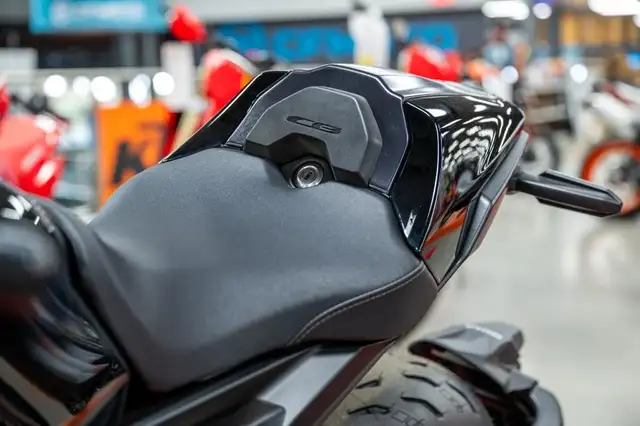 2024 HONDA CB1000R ABS in Sport Bikes in Longueuil / South Shore - Image 7