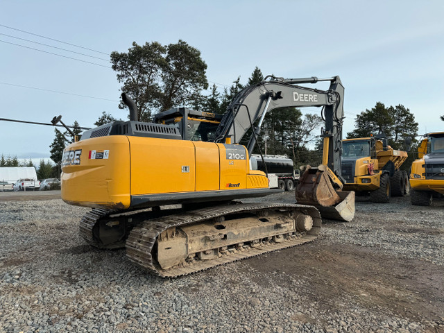 2016 John Deere 210G Excavator in Heavy Equipment in Parksville / Qualicum Beach - Image 3