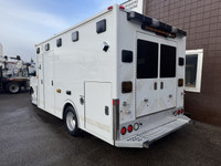 2019 Chevrolet Express 4500 Ambulance 6.0L V8 Gas RWD DRW Automatic Transmission 327,221 KM Power Wi... (image 2)