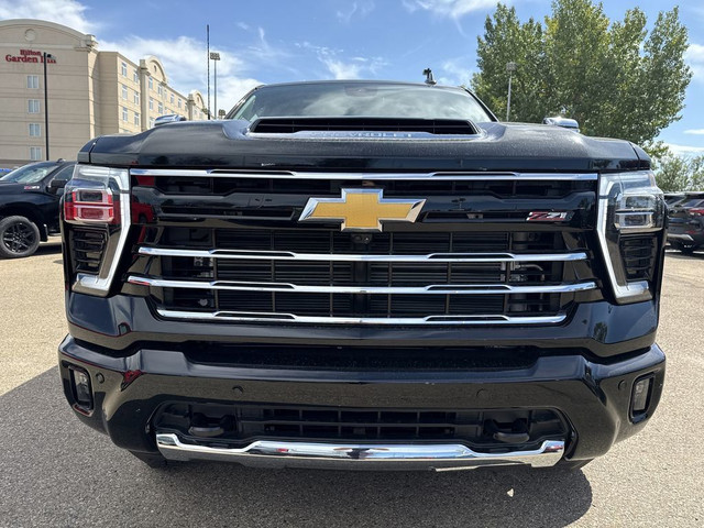 2025 Chevrolet Silverado 3500HD LT in Cars & Trucks in Edmonton - Image 3