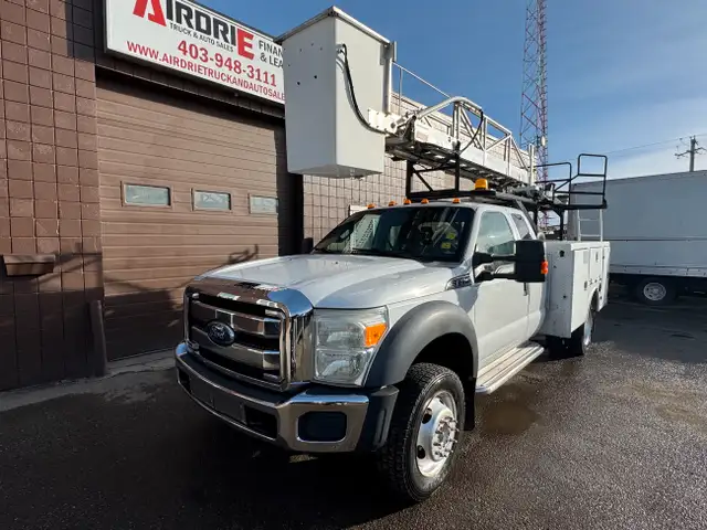 2011 Ford F-550 XLT Bucket Truck 4X4 in Heavy Trucks in Calgary - Image 3