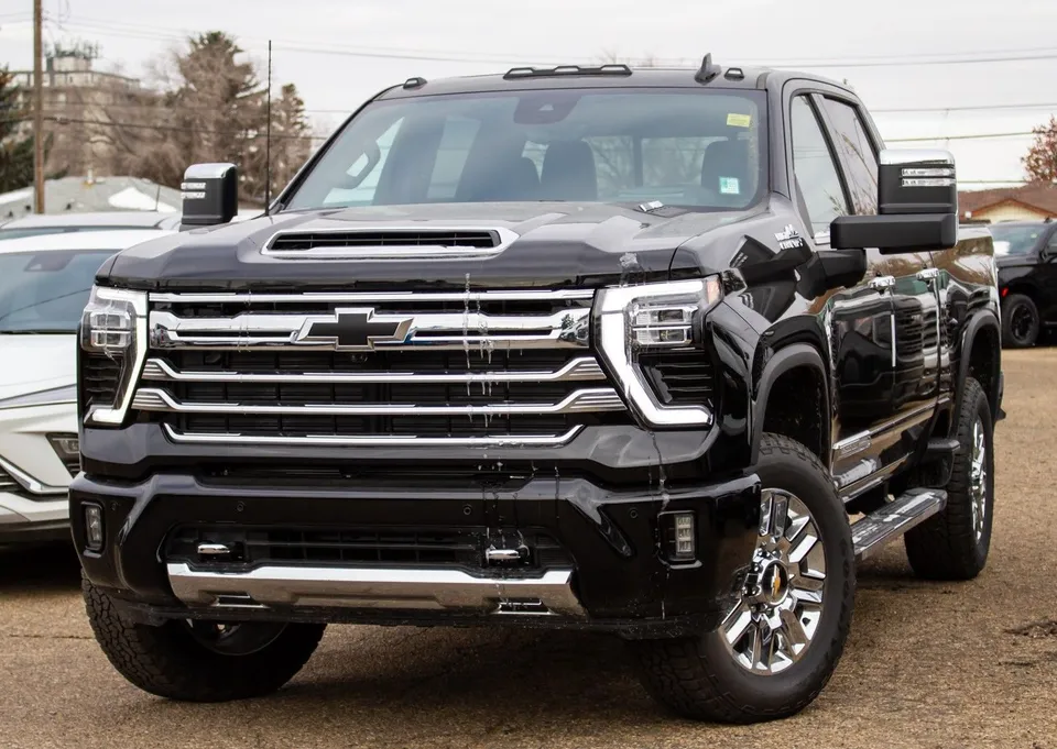 2024 Chevrolet Silverado 3500HD High Country Call 780-938-1230