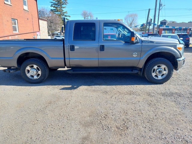 2012 Ford F-250 4WD Crew Cab 172" XLT in Cars & Trucks in Oshawa / Durham Region - Image 4