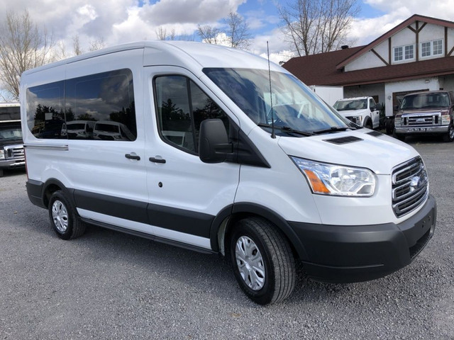 2017 Ford Transit fourgon tourisme XLT in Cars & Trucks in City of Montréal - Image 2