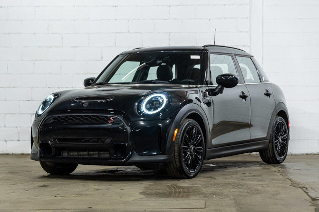 2024 MINI 5 Door Cooper S | Esprit urbain | Premier Line 2.0 in Cars & Trucks in City of Montréal - Image 3