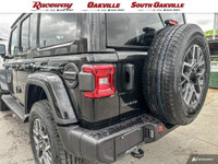 2025 JEEP WRANGLER 4 DOOR SAHARA 4X4 Black Exterior Black McKinley Leather Trimmed Seats 3.6L V6 Eng... (image 9)