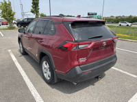 PRIX ET QUALITÉ IMBATTABLE venez découvrir notre TOYOTA RAV4 2019 XLE AWD BAS KM SIÈGES/VOLANT CHAUF... (image 4)