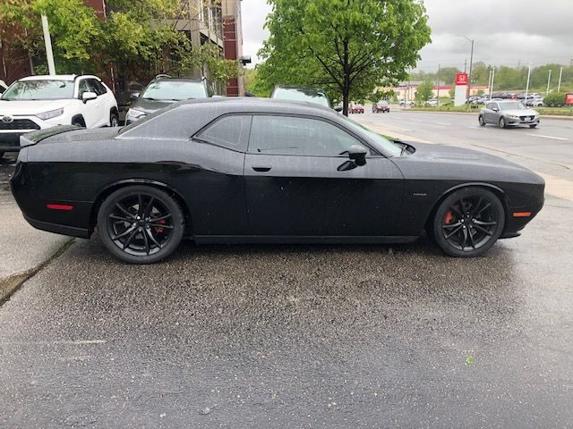 2016 Dodge Challenger R/T super track pack, 6 speed manual very  in Cars & Trucks in Cambridge - Image 3