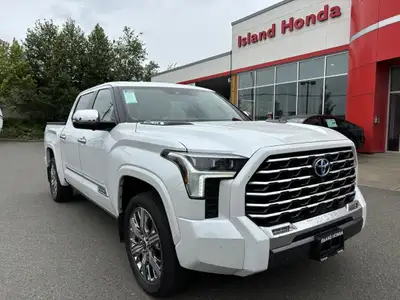 Accident Free, Navigation System, Crash Avoidance, Lane Keep Assist, Blind Spot Monitoring, Rear Tra...