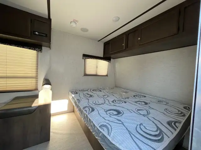 2018 STARCRAFT LAUNCH 17BH (FINANCING AVAILABLE) in Travel Trailers & Campers in Saskatoon - Image 11