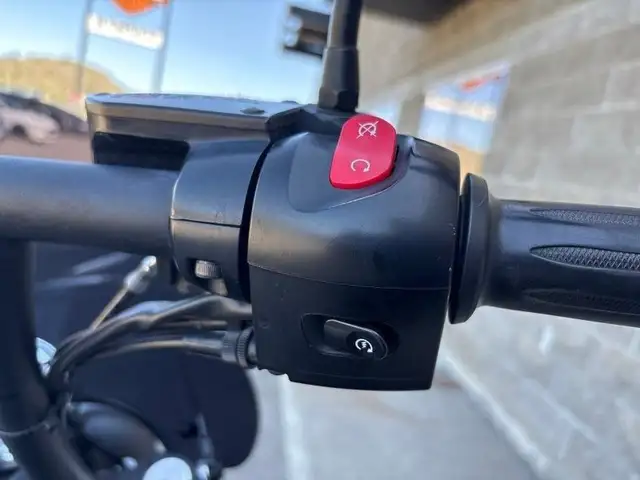 2017 Victory Motorcycles High-Ball Suede Black in Street, Cruisers & Choppers in Kamloops - Image 17