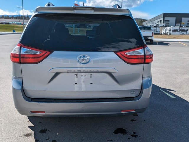 2018 Toyota Sienna LE 7-Passenger All Wheel Drive - 3.5L V6 - HE in Cars & Trucks in Cranbrook - Image 4