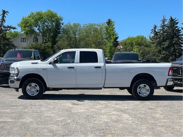2020 Ram 2500 6.4 HEMI Gas V8 8 Foot Long Box 3.73 Axle in Cars & Trucks in Calgary - Image 2