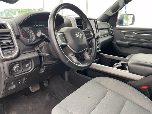 2023 Ram 1500 BIG HORN LEVEL 2 CREW 4X4 V8 *SIÈGES CHAUF* CARPLA in Cars & Trucks in Laurentides - Image 3