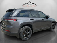 THIS 2024 JEEP GRAND CHEROKEE COMES WITH A 3.6LV6 PENTASTAR ENGINE FOR BOTH POWER AND FUEL ECONOMY.... (image 4)
