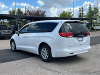 2022 CHRYSLER GRAND CARAVAN SXT - POWER LIFTGATE FEATURES INCLUDE - - Premium Cloth Interior - Power... (image 7)