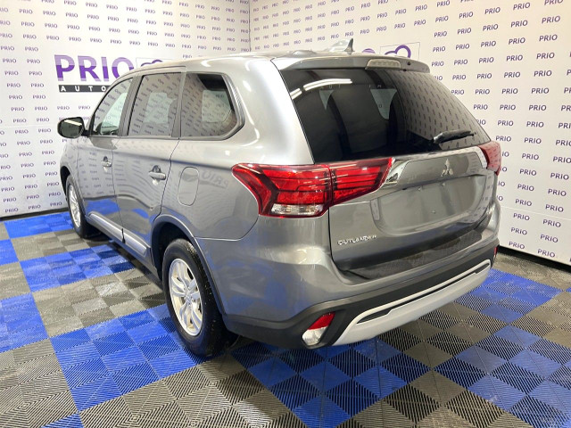 2020 Mitsubishi Outlander in Cars & Trucks in Ottawa - Image 3