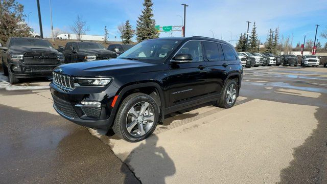 2022 Jeep Grand Cherokee 4xe | Apple CarPlay | Remote Start in Cars & Trucks in Edmonton - Image 4
