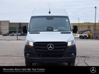 Explore our wide selection of New, Pre-Owned, and Demo Sprinter & Metris Cargo and Passenger Vans. F... (image 4)