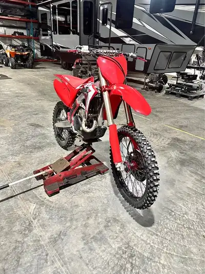 Welcome to Ride Collective - AB APPLY NOW: https://www.ridecollective.ca/get-pre-approved 2019 Honda...
