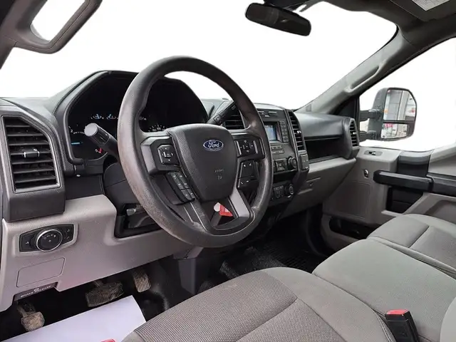 2022 Ford F-350 XL 4x4 SuperCab 6,7L superstroke Diesel 6 Passag in Cars & Trucks in Laval / North Shore - Image 30