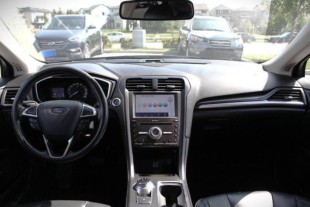 2019 Ford Fusion Hybrid Titanium in Cars & Trucks in Calgary - Image 2
