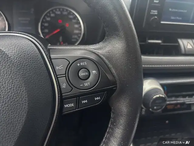 2020 Toyota RAV4 XLE | AWD | Sunroof | Heated Seats | Back Up in Cars & Trucks in Saskatoon - Image 20