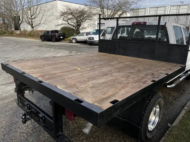 2017 gmc Sierra 3500HD 9 Foot Flat Deck 4WD in Heavy Trucks in Richmond - Image 12