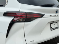 2024 Toyota Sienna XSE AWD No Accident One Owner accident-free and carefully maintained. With its sp... (image 9)