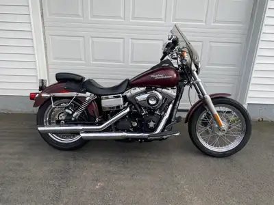 Excellent condition! Financing available! Screaming eagle pipes, floor boards, quick detach windshie...
