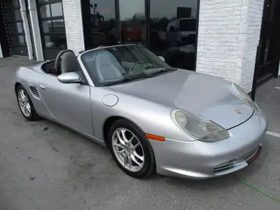 2004 Porsche Boxster CABRIOLET < 153,000 KM < GRIS-SILVER < INTERIEUR EN CUIR GRIS < TOIT-NOIR < MAN...