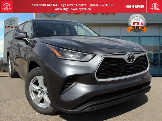 2022 Toyota Highlander LE AWD for sale in Cars & Trucks in Calgary