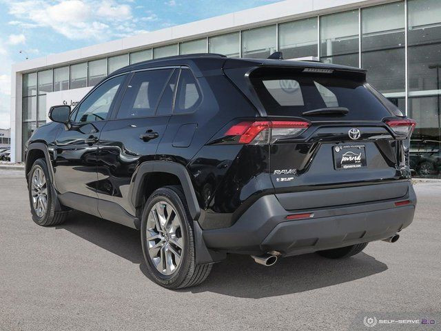 2021 Toyota RAV4 XLE in Cars & Trucks in Winnipeg - Image 3