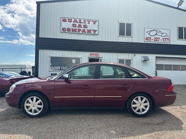 2005 Ford Five Hundred Limited AWD- LEATHER, ROOF, HEATED & POWE in Cars & Trucks in Red Deer - Image 2