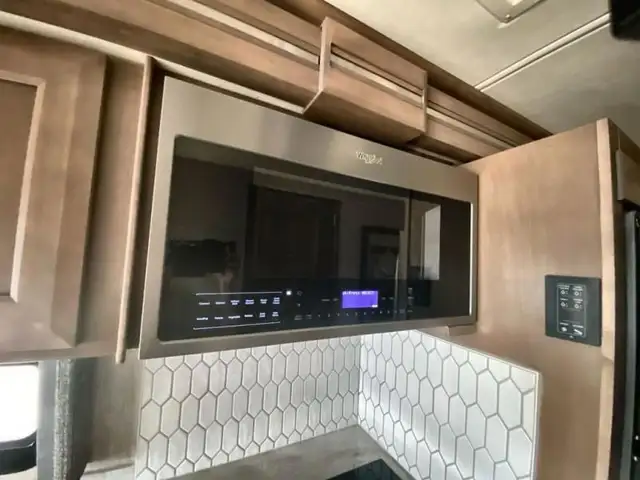 2023 Thor Motor Coach Aria 3401 in RVs & Motorhomes in Abbotsford - Image 21