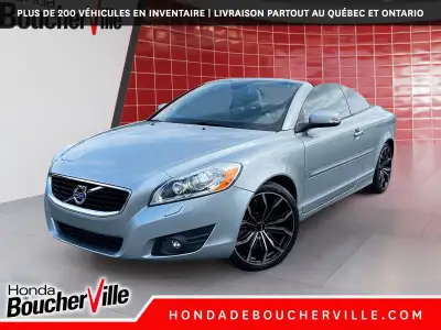 La Volvo C70 T5 2011 est une élégante décapotable à toit rigide, dotée d’un moteur turbo cinq cylind...