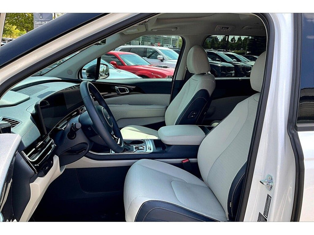 2025 Kia Carnival | Accident Free | One Owner in Cars & Trucks in Barrie - Image 3