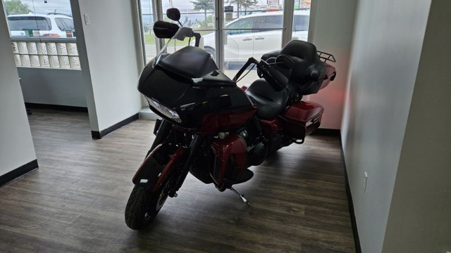 2020 HARLEY- DAVIDSON ROAD GLIDE LTD in Cars & Trucks in Calgary - Image 2