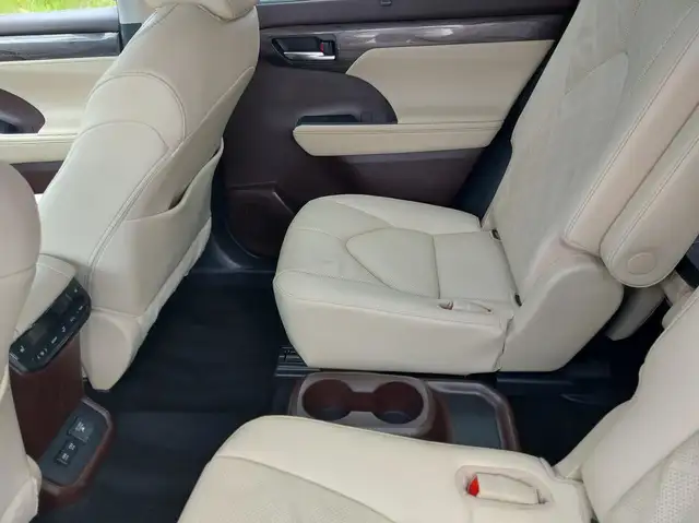 2021 Toyota Highlander Hybrid Platinum AWD! ONE OWNER! DEALER SE in Cars & Trucks in Bedford - Image 15