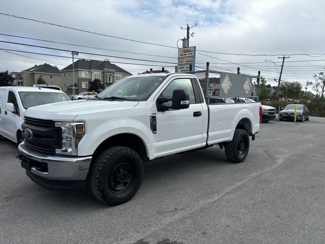 2018 Ford Super Duty F-350 à roues arrière simples XL/XLT in Cars & Trucks in Laval / North Shore - Image 2