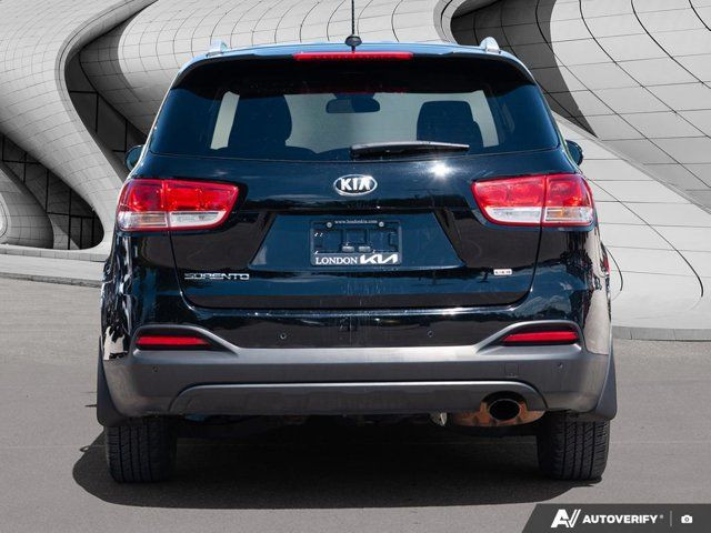 2016 Kia Sorento 2.4L LX | AWD | Heated Seats | Bluetooth in Cars & Trucks in London - Image 4