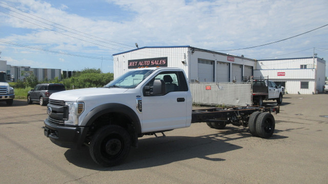 2019 Ford F-550 XLT REG CAB & CHASSIS WITH LONG WHEEL BASE in Cars & Trucks in Edmonton - Image 2