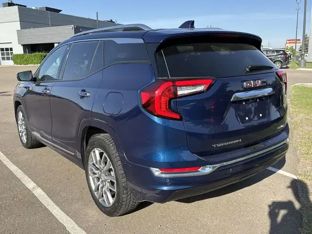 2022 GMC Terrain Denali AWD - Remote Start, OnStar, Cruise Contr dans Autos et camions dans Comté de Strathcona - Image 7