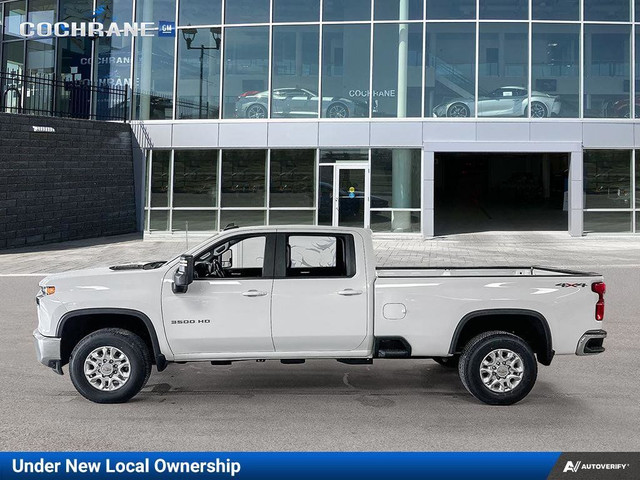 2022 Chevrolet Silverado 3500HD LT | Diesel | Long Box in Cars & Trucks in Calgary - Image 3